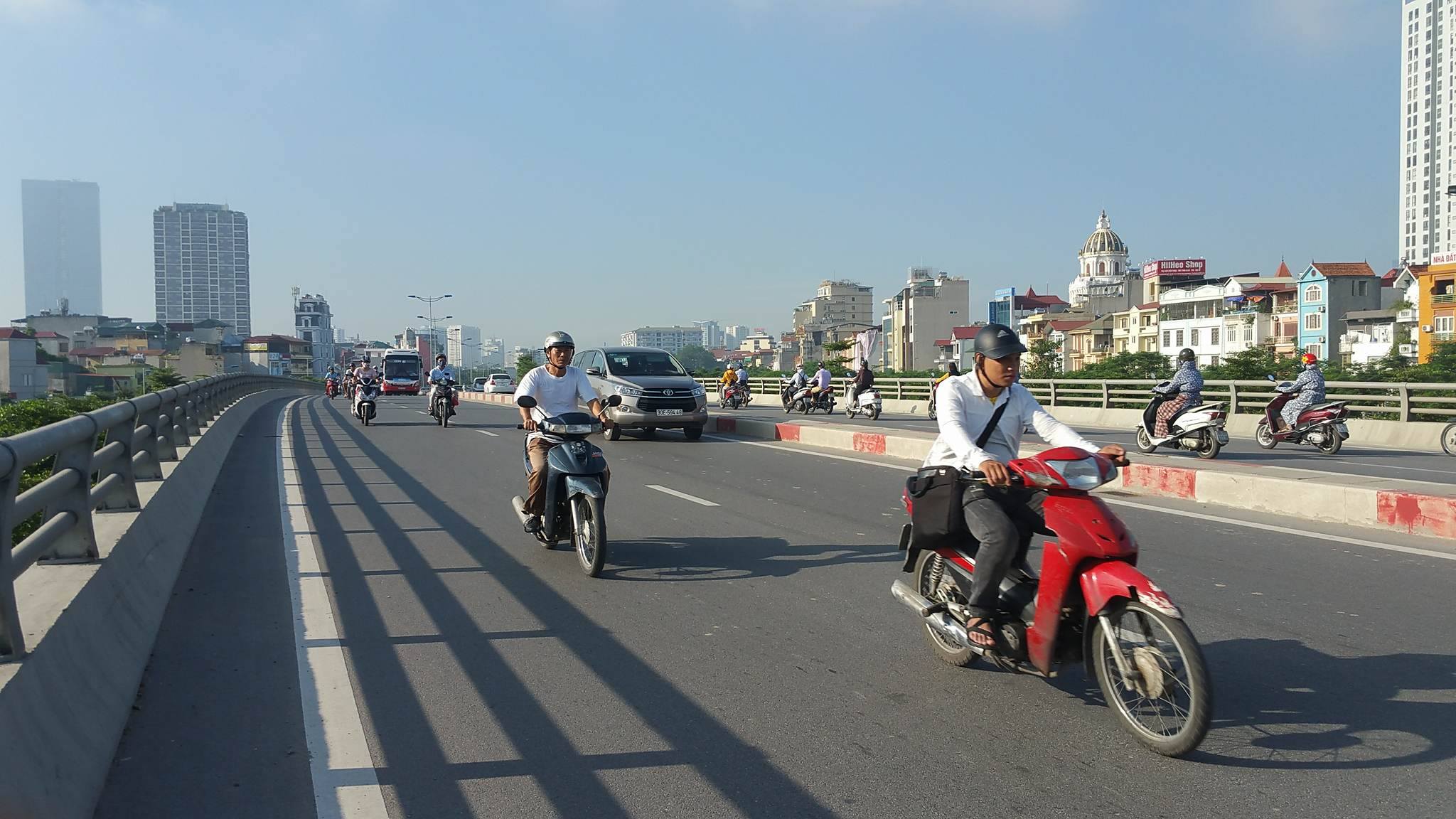 bac va trung bo ngay nang nong chieu toi va dem co mua vai noi