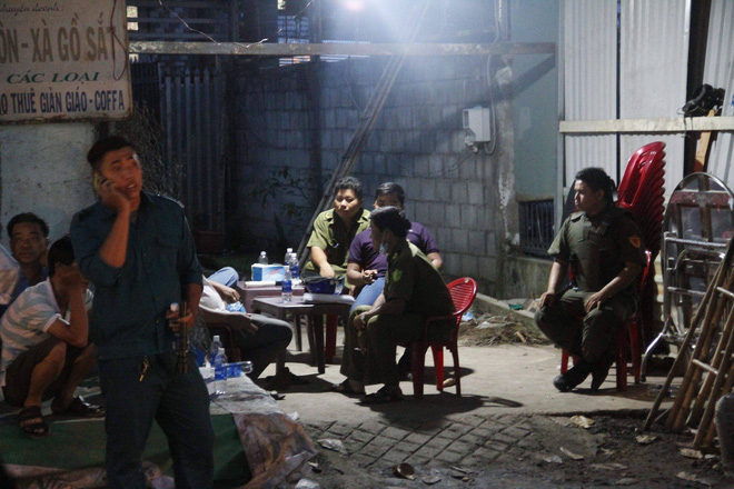 bat nghi can sat hai nam thanh nien giau xac trong tu quan ao o sai gon