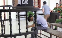 pham toi hiep dam bi cao xin phep khong trinh bay truoc toa vi qua xau ho
