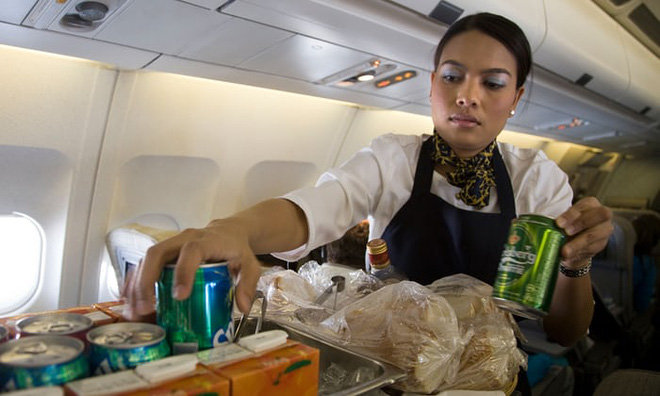 nhung su that xau xi phia sau ve sang chanh cua nghe tiep vien hang khong