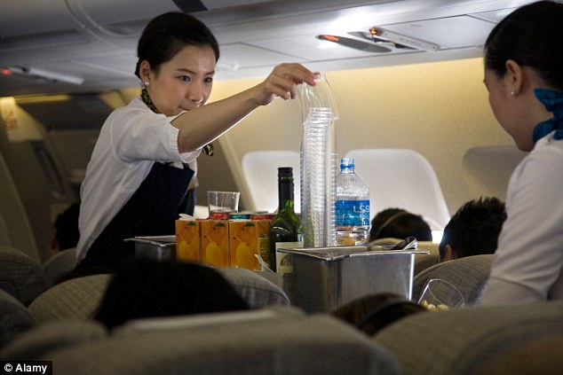 nhung su that xau xi phia sau ve sang chanh cua nghe tiep vien hang khong