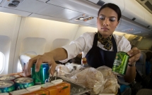 nhung su that xau xi phia sau ve sang chanh cua nghe tiep vien hang khong