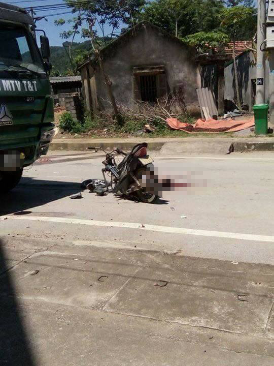 lang son tong truc dien voi xe tai hai nguoi dan ong di xe may tu vong tai cho