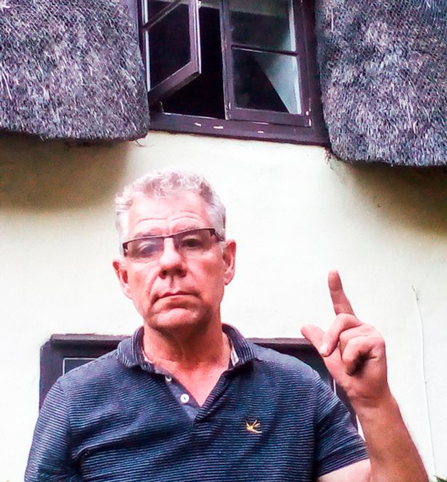 lap camera trong nha co 400 tuoi nguoi dan ong giat minh khi nhin thay cua so tu bat then cai roi mo toang