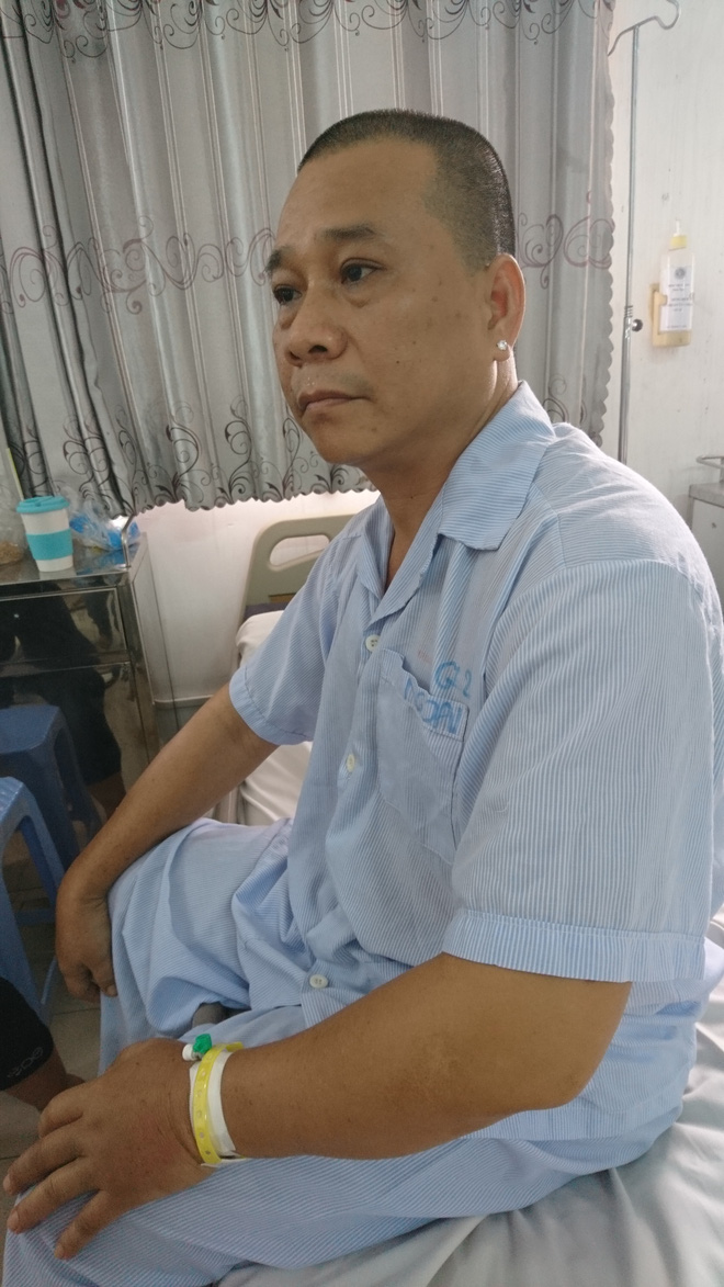 tphcm nguoi dan ong vao phong cap cuu van bi nhom thanh nien truy sat