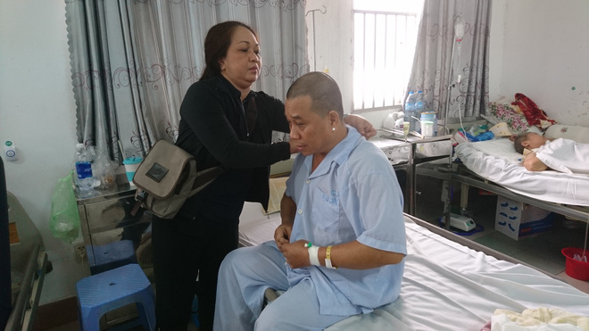 tphcm nguoi dan ong vao phong cap cuu van bi nhom thanh nien truy sat
