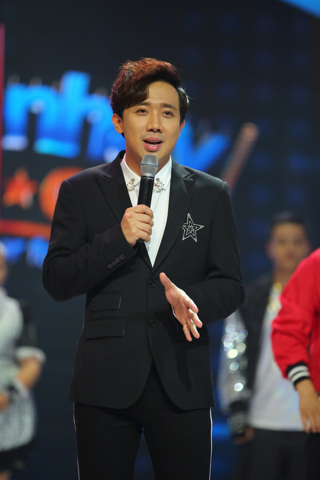 viet huong hong van thay hoai linh ngoi ghe nong buoc nhay ngan can