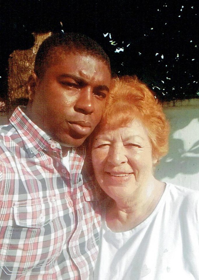 chuyen tinh xuyen luc dia vuot thoi gian cua cap doi may bay 72 tuoi phi cong 27 tuoi