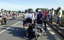 quang nam doi vo chong nhay cau tu van trong dem nghi do vo hui