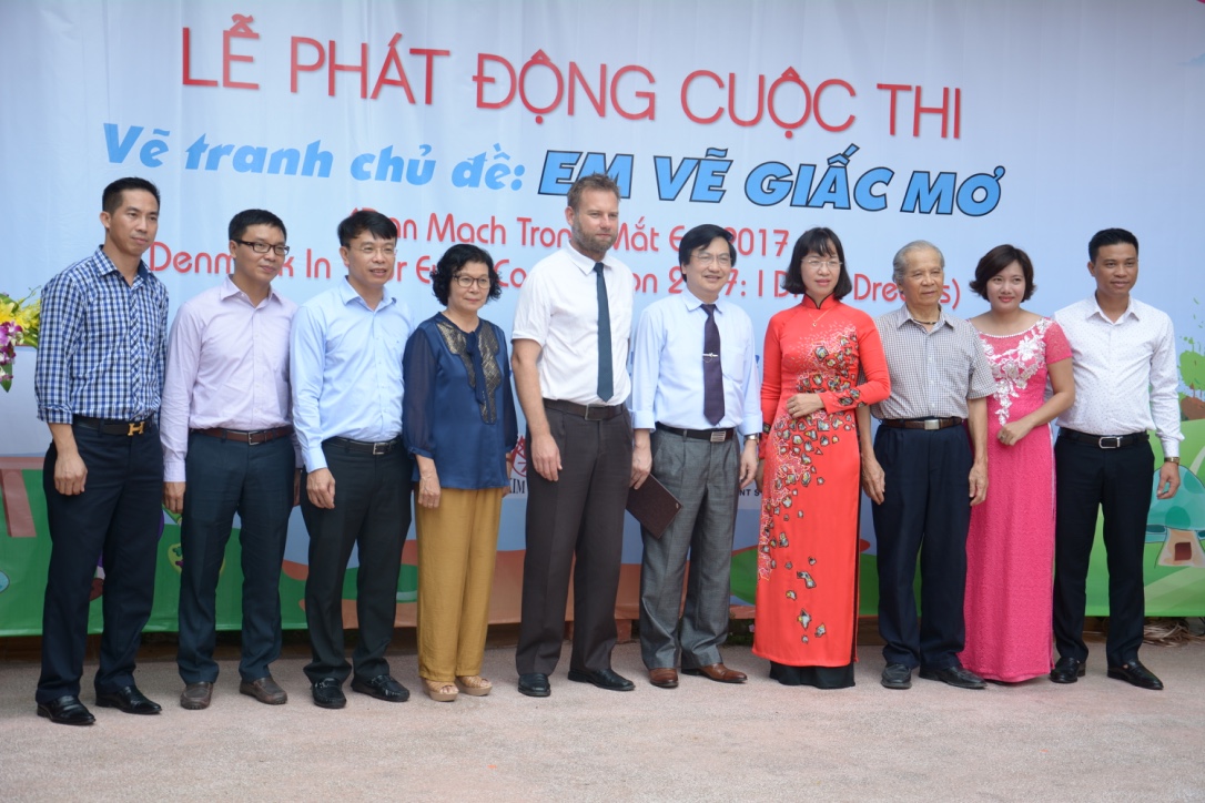 le phat dong cuoc thi ve tranh dan mach trong mat em 2017 em ve giac mo