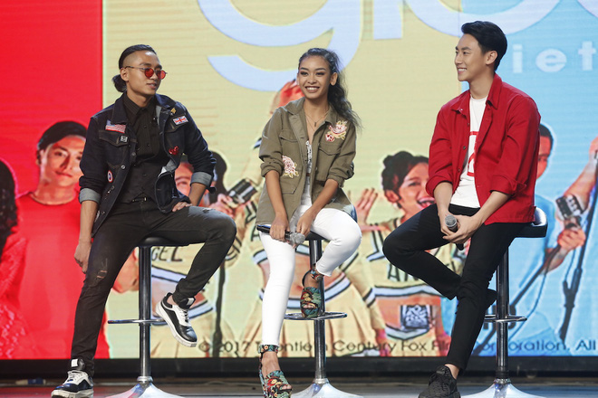 rocker nguyen noi ve nu hon nong bong voi angela phuong trinh trong glee