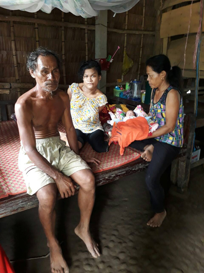 xot canh nguoi me dien u o cham con gai 10 ngay tuoi khong biet mat bo la ai vi bi hiep dam