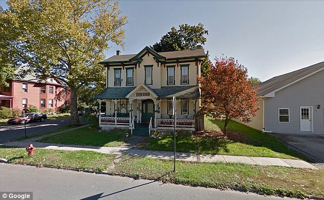 nguoi phu nu mat tich bi an 28 nam sau canh sat phat hien cot be tong 3 tan day kha nghi