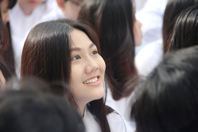 mau thuan tren facebook nam sinh phai nhan 2 nam tu vi danh ban chan thuong so nao