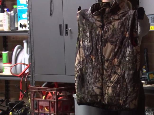 xem dien thoai cua chong vo chet lang khi phat hien toi ac cua chong voi be gai 12 tuoi