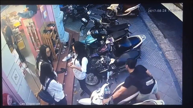 ha noi nam thanh nien banh bao be khoa trom xe sh trong tich tac