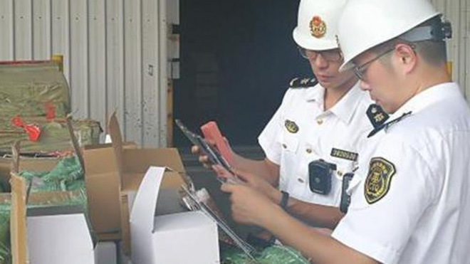 trung quoc thu giu 90000 san pham my pham gia trong do co 2 container chuan bi duoc xuat ra nuoc ngoai