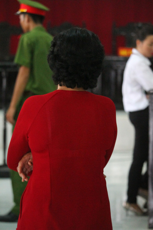 vu be gai bi cha va ong noi xam hai nguoi cha bi ket an chung than