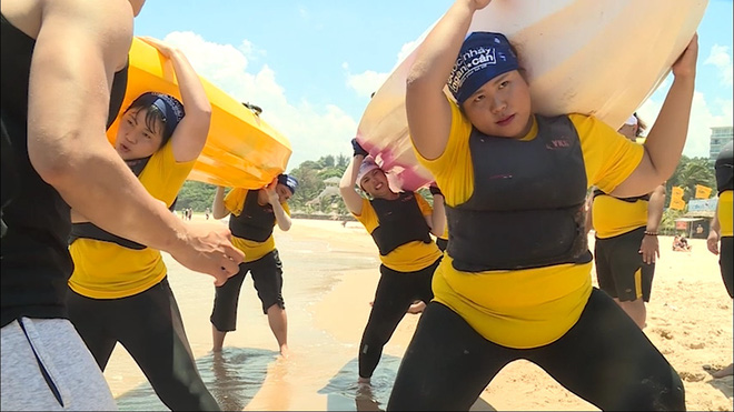 choang vang voi thi sinh nang den 161kg van nhay mua dieu luyen cua buoc nhay ngan can