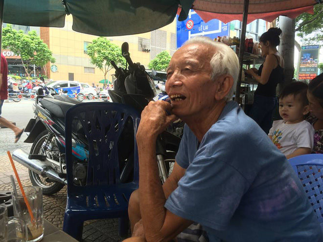cu ong gianh giat xe hang rong voi doan lien nganh quan 1 ung ho lap lai trat tu via he nhung can hop tinh hop ly