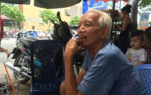 cu ong gianh giat xe hang rong voi doan lien nganh quan 1 ung ho lap lai trat tu via he nhung can hop tinh hop ly