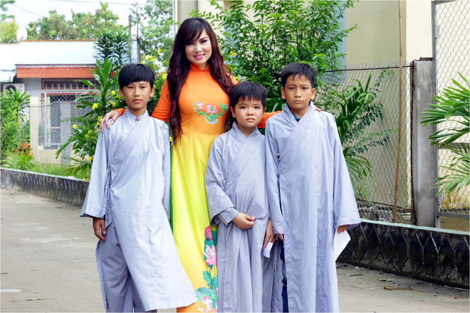 thuy nga va kavie tran ve viet nam lam tu thien