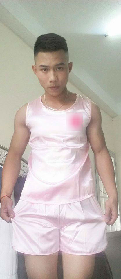 dat mua quan ao the thao qua mang ca dam thanh nien ngam dang khi nhan ve do ngu phu nu chat lu sexy