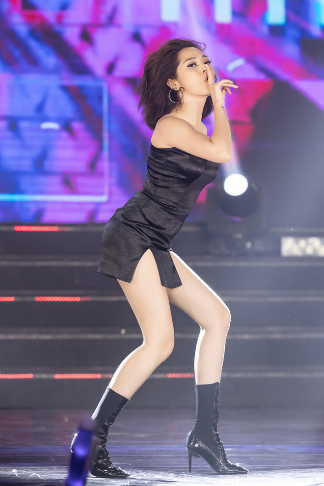 bao anh khien khan gia khong roi mat khi khoe vu dao quyen ru