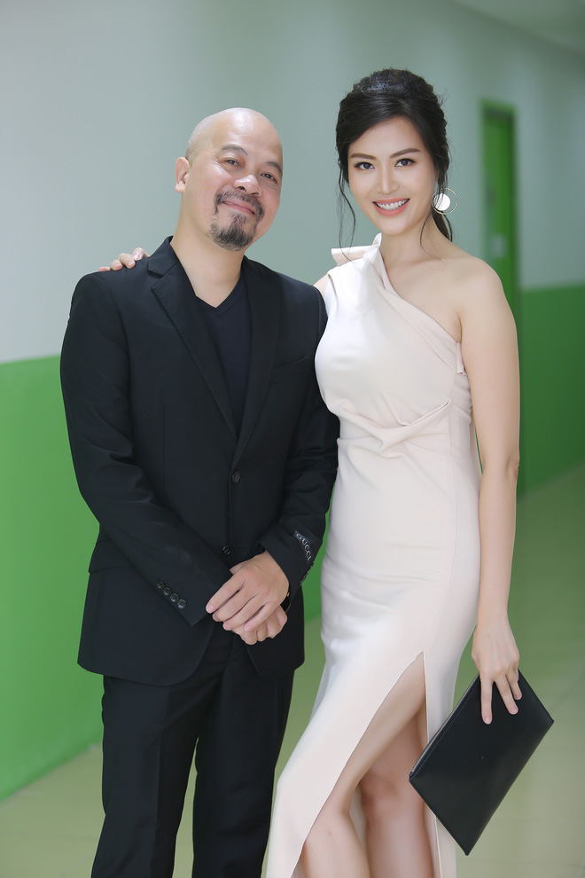 hoa hau thu ngan tai xuat voi voc dang manh mai goi cam sau gan 1 nam sinh con