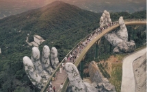 bat mi ve buc anh cau vang tuyet dep o da nang xon xao mang xa hoi nhung ngay qua