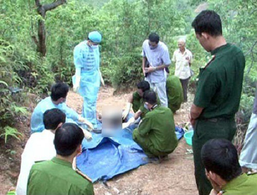 loi khai cua con gai nghi giet me gia vi ngan canh cham soc mua nuoc tang luc ve cho me uong roi danh tu vong