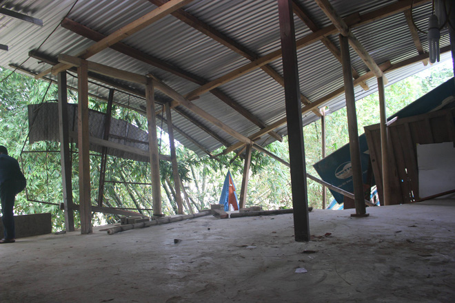 nghe an hang chuc ngoi nha co nguy co bi do sap xuong dong song do nuoc lu