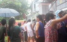 ha noi phat hien thi the co gai 25 tuoi tu vong trong nha nghi