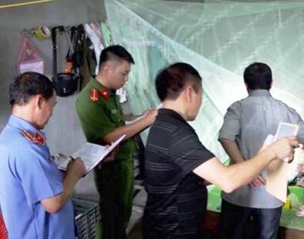 lao cai kiem tra nha hang xom nguoi dan bang hoang phat hien mot phu nu tu vong tren giuong voi nhieu vet thuong