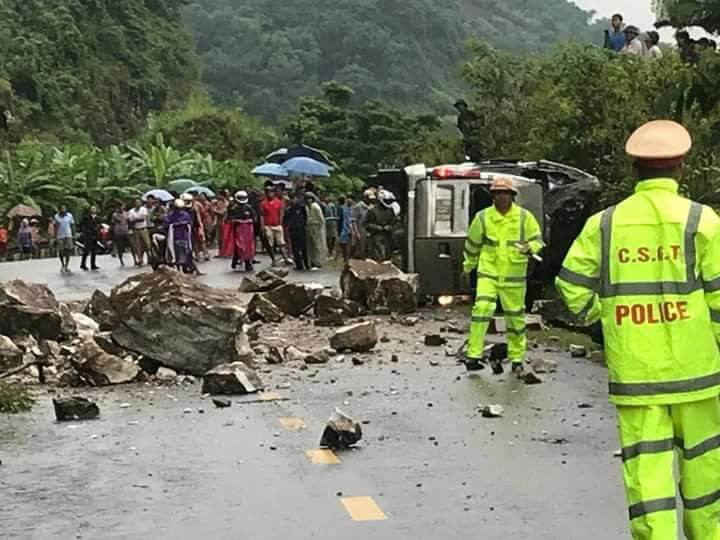 da roi de bep xe khach 16 cho dang luu thong nhieu nguoi bi thuong