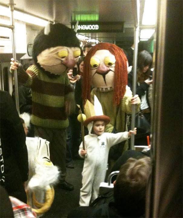 nhung hinh anh hai huoc chi co tren tau dien ngam tu chi gai thai rau toi pikachu tho tay om cot
