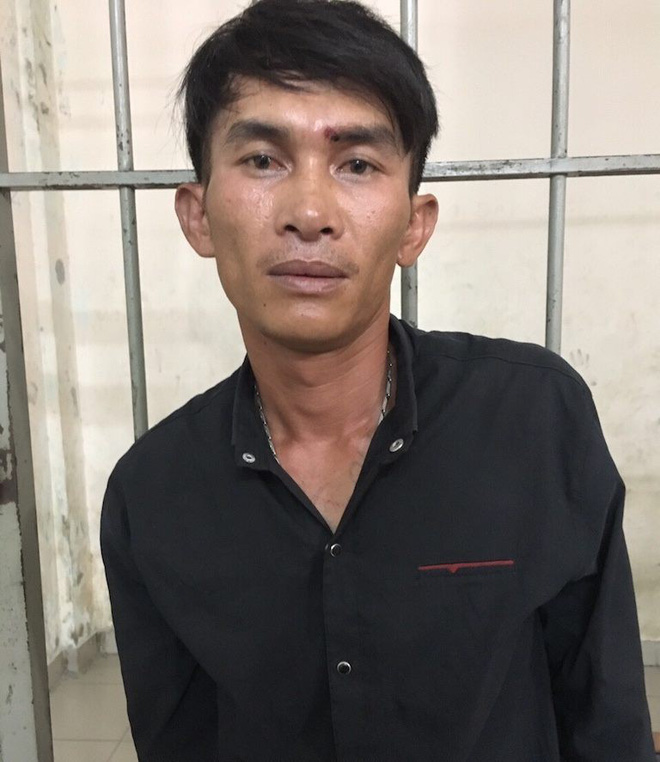 thanh nien cuop tai san nguoi phu nu ngoai quoc bi trinh sat dap nga xe o sai gon