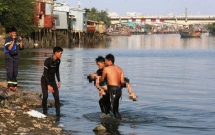 2 em nho duoi nuoc thuong tam trong cung 1 ngay o nghe an