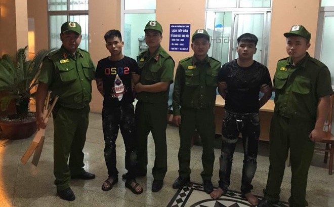 Công an Hà Nội chặn nhóm côn đồ gần 100 đối tượng dùng xe tải chở hung khí đi hỗn chiến cong an ha noi chan nhom con do gan 100 doi tuong dung xe tai cho hung khi di hon chien