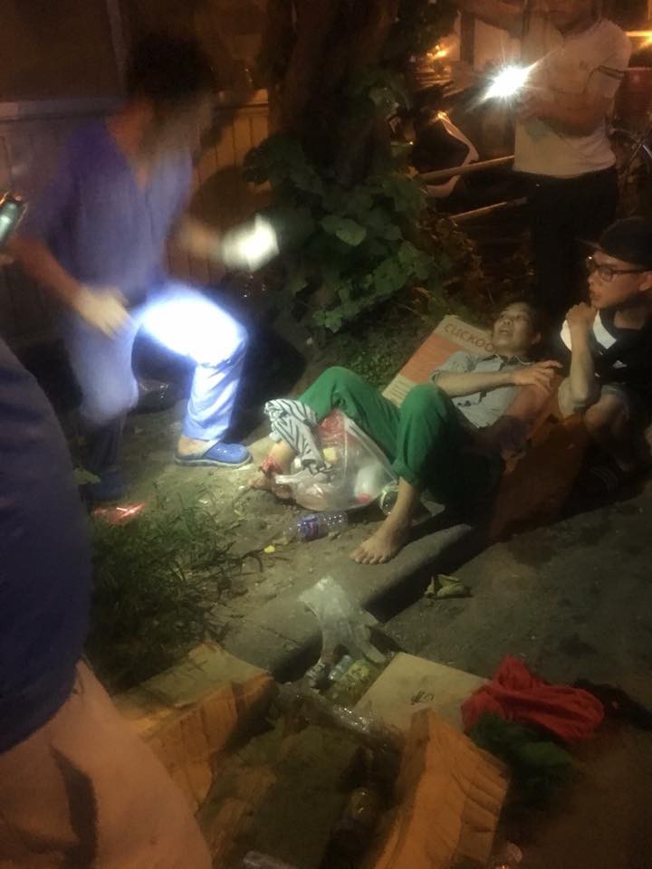 ha noi truy tim nam thanh nien di xe may tong gay co chan nu cong nhan quet rac