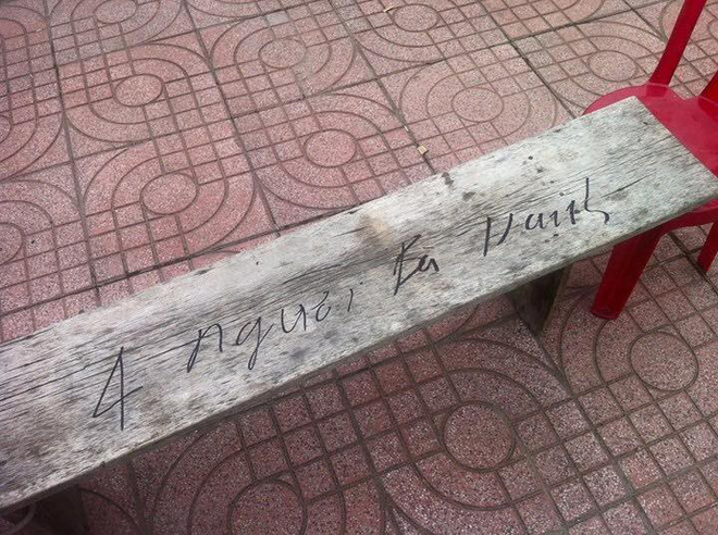 xep ghe dat gach de giu cho va li do dang sau khien nhieu nguoi bat cuoi thich thu