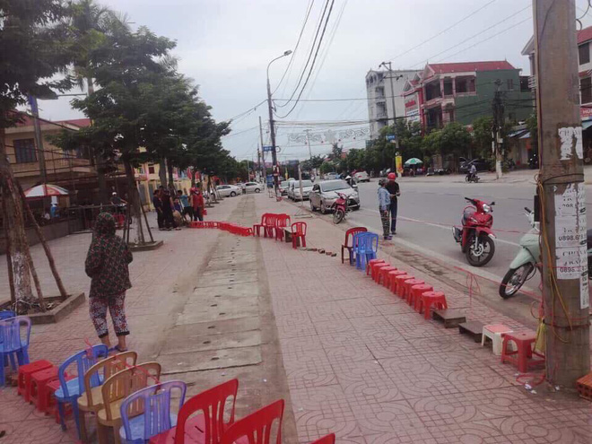 xep ghe dat gach de giu cho va li do dang sau khien nhieu nguoi bat cuoi thich thu