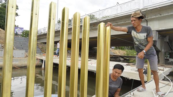 chu tich ubnd tinh vi hanh kiem tra cac du an cham tien do