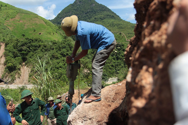 pha da thong tuyen duong vanh dai bien gioi nghe an sau bao lu