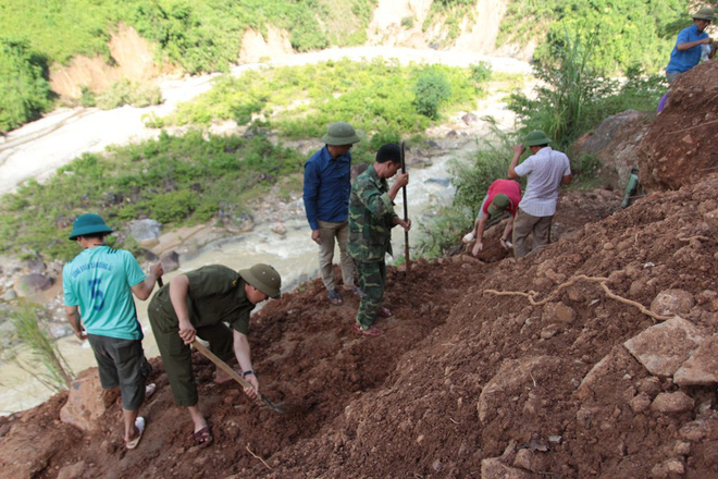 pha da thong tuyen duong vanh dai bien gioi nghe an sau bao lu
