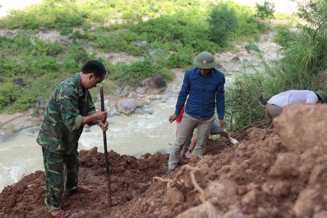 pha da thong tuyen duong vanh dai bien gioi nghe an sau bao lu