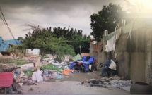 tp hcm nguoi dan ong nam guc tren xe 3 gac tu vong nguoi dan hoang hot bao cong an