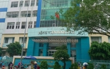 tuoc chung chi hanh nghe bac si benh vien binh dan dua nguoi phu nu ra ngoai phau thuat dan den tu vong