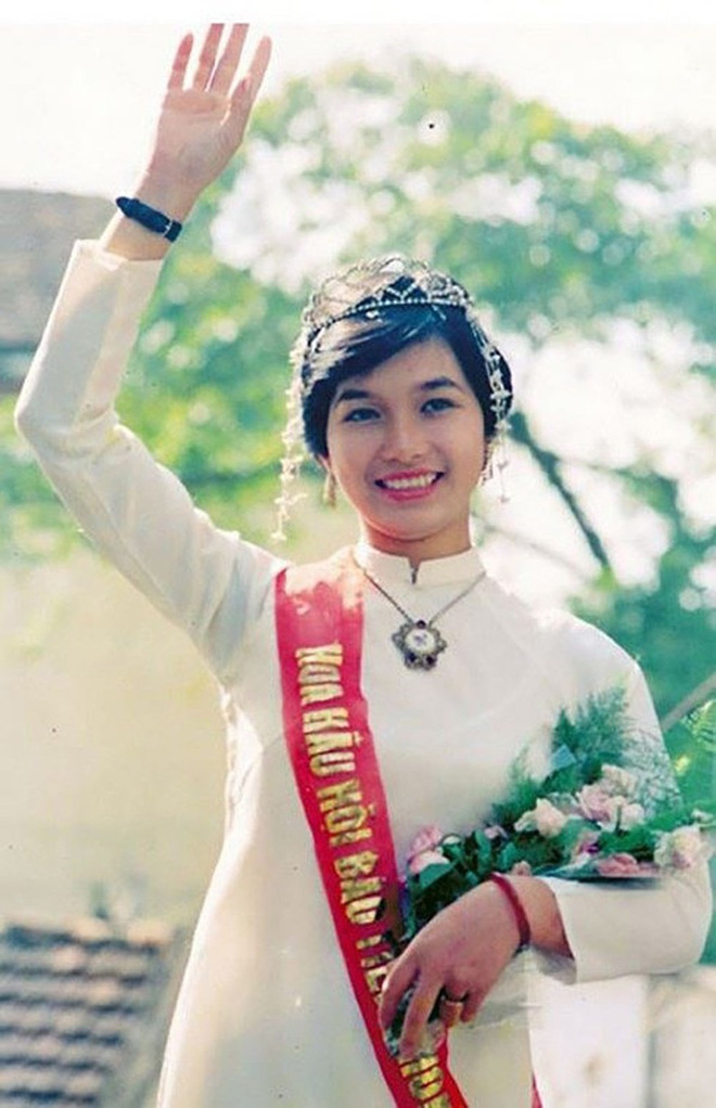 dieu kho tin sau dang quang cua 3 hoa hau viet bi an cap giai thuong khoc roi long mi va vuong mien