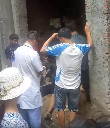 ha noi mot tho xay bi dien giat tu vong vi bat can khi cam dien